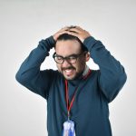 Enojado por un corte de energía
